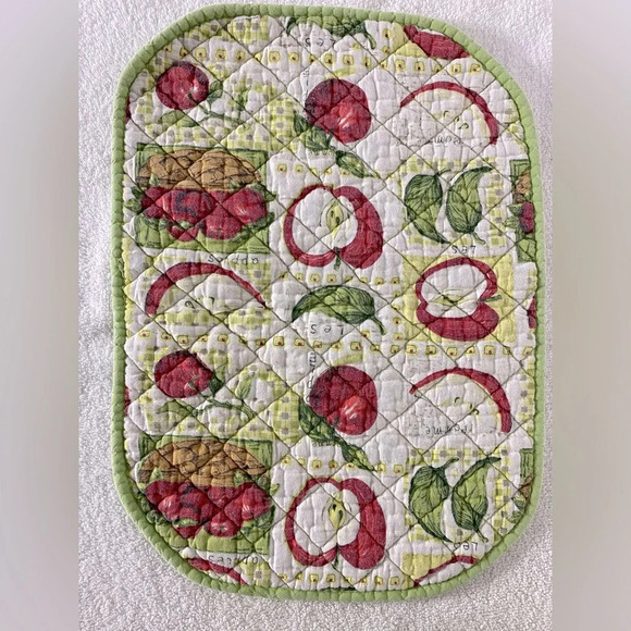 Vintage Quilted Apple Print Green Cream Red Placemats x5 - Picture 12 of 15